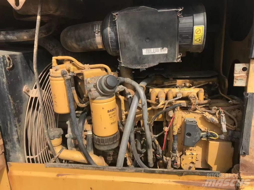 CAT D 5 K Dozers - Tratores rastos
