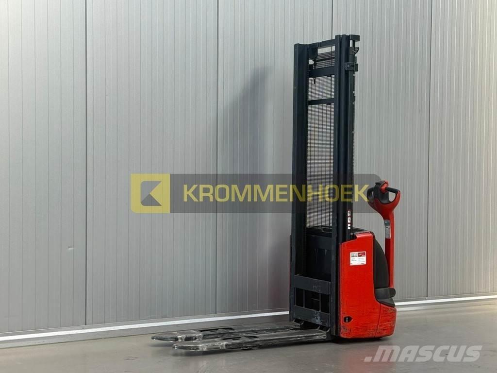 Linde L 10 Empilhador para operador externo