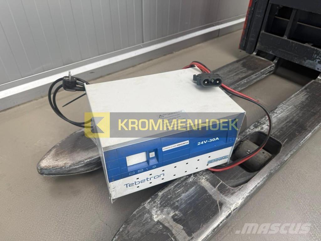 Linde L 10 Empilhador para operador externo