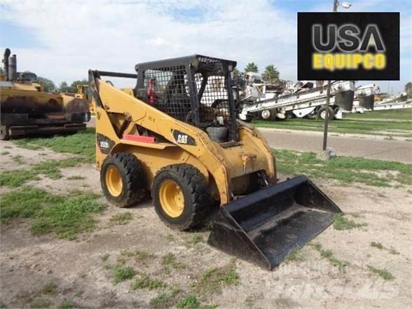 CAT 252B3 Carregadoras de direcção deslizante