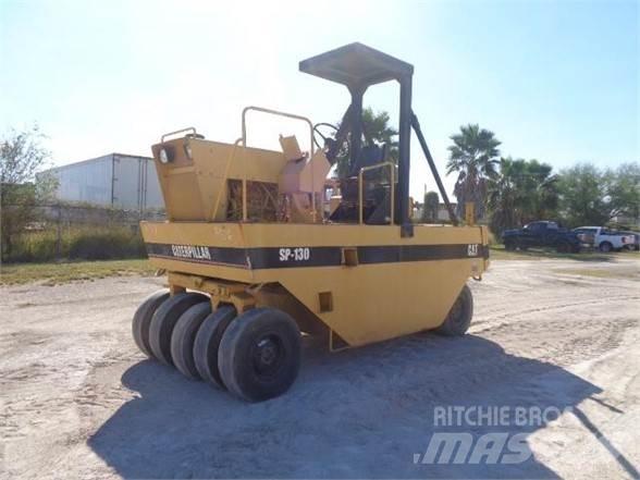 CAT PS-130 Cilindros Compactadores de pneus