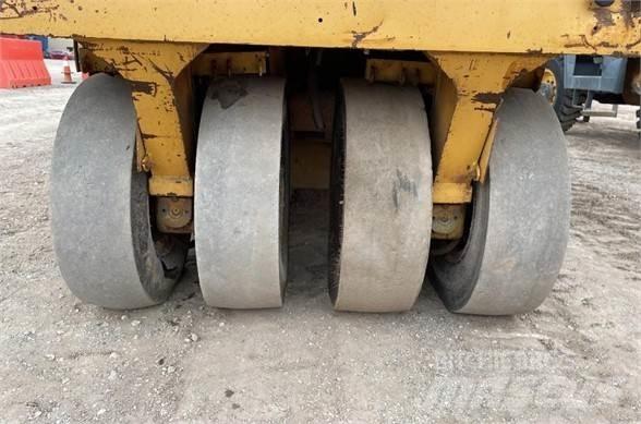 CAT PS-200B Cilindros Compactadores de pneus