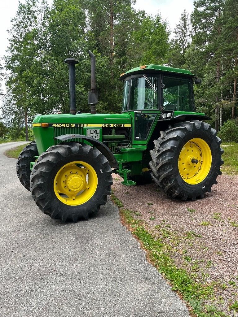 John Deere 4240 S Tratores Agrícolas usados