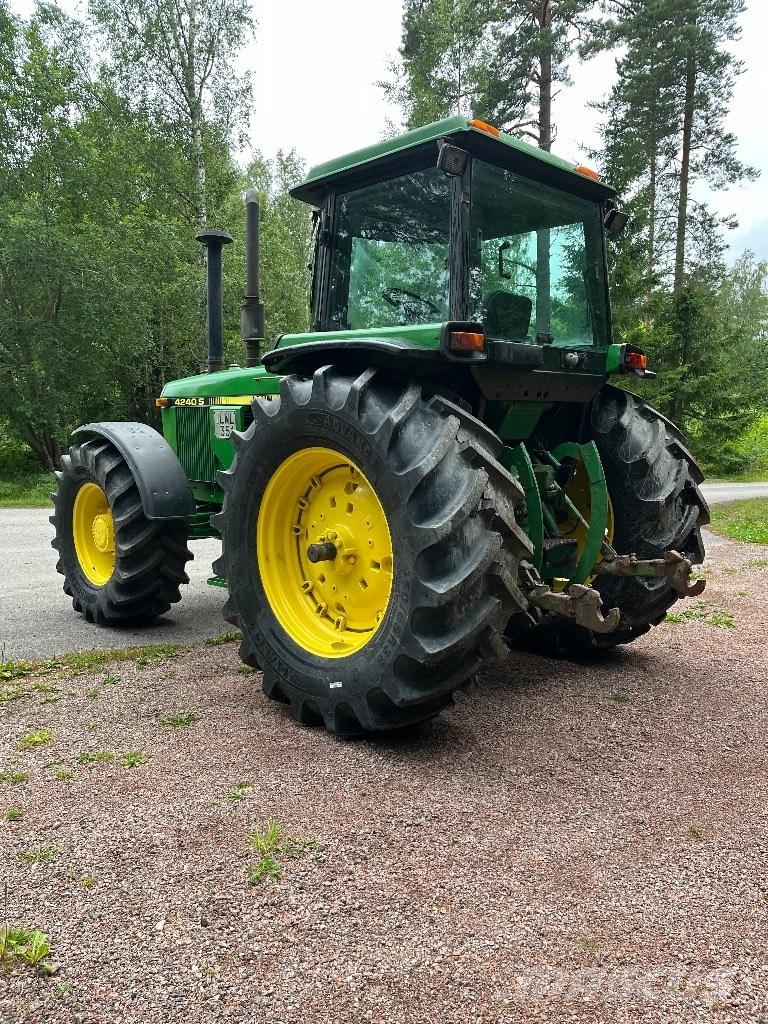 John Deere 4240 S Tratores Agrícolas usados