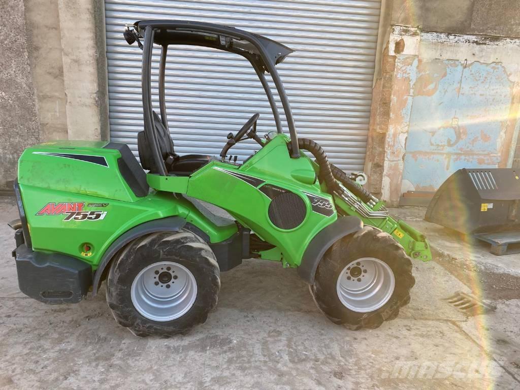 Avant 755 i Pás carregadoras de rodas