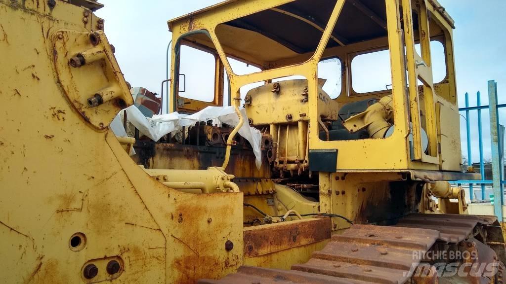 CAT D8K  (POR PIEZAS) Dozers - Tratores rastos