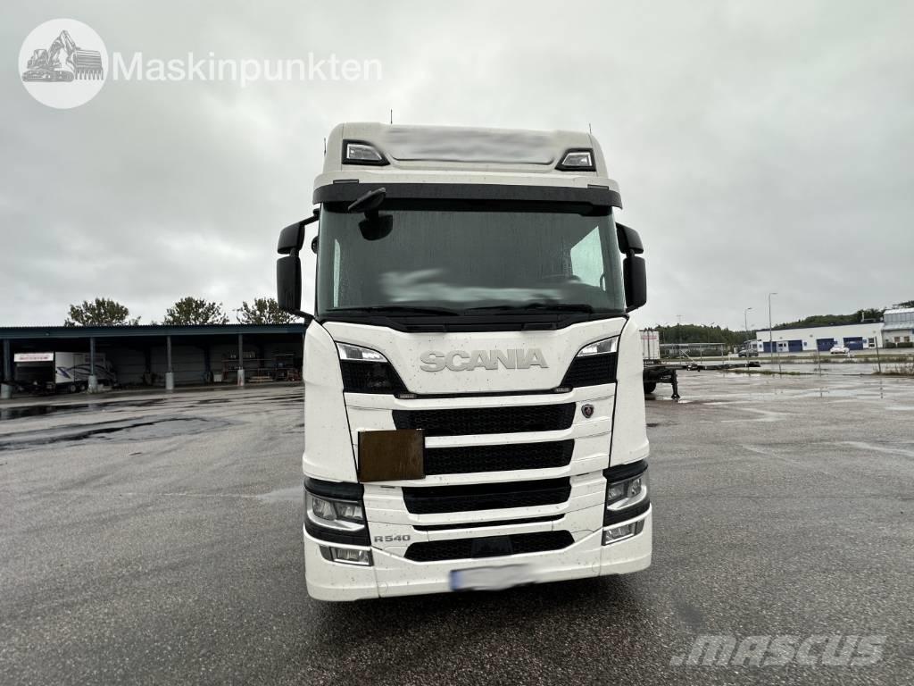 Scania R 540 Camiões de caixa fechada