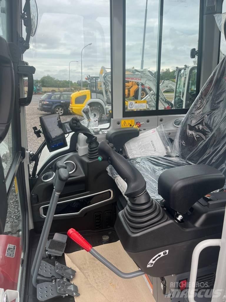 Takeuchi TB350R Mini Escavadoras <7t