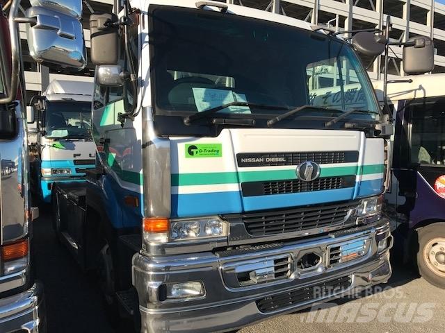 UD KL-CK482BAT Tractores (camiões)