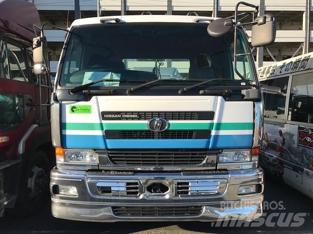 UD KL-CK482BAT Tractores (camiões)