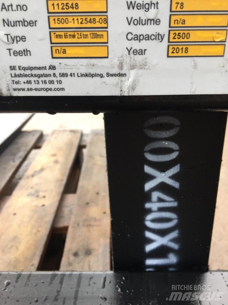  SE AB Terex TL65-80 Forquilhas