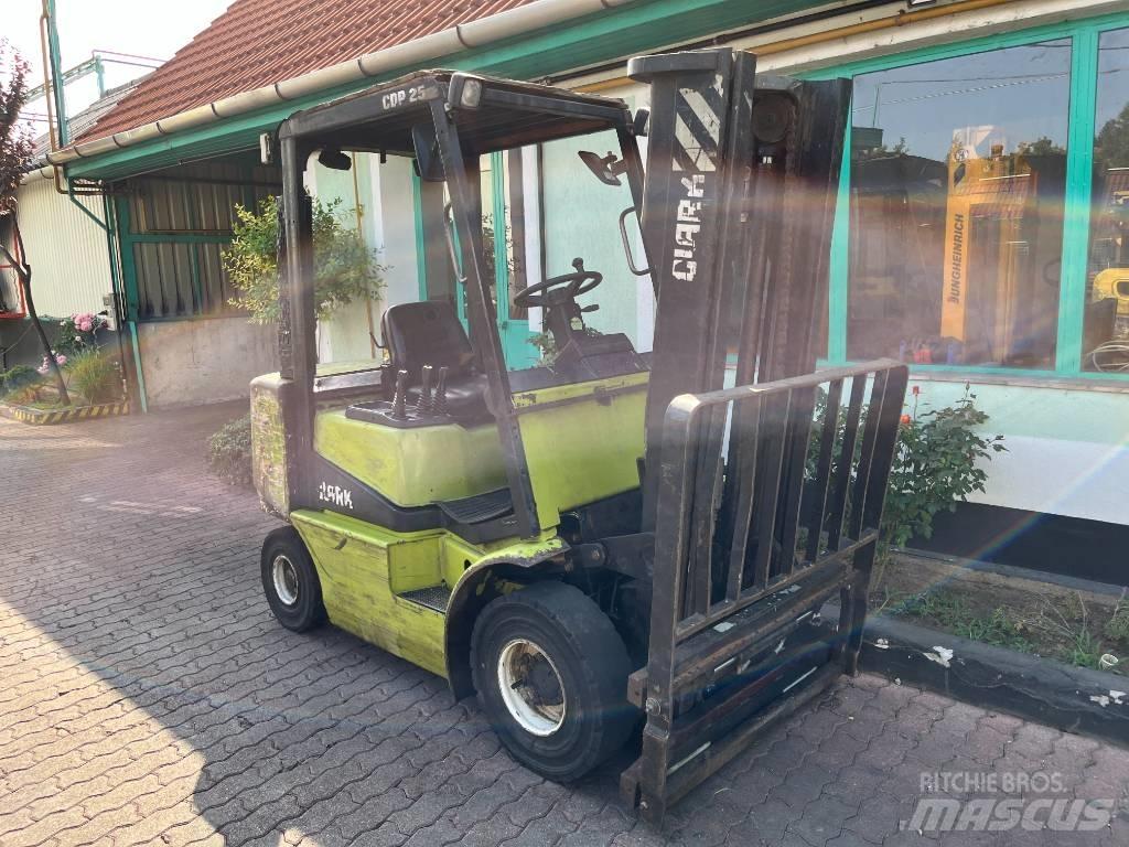 Clark CDP 25 V-4169 Empilhadores Diesel