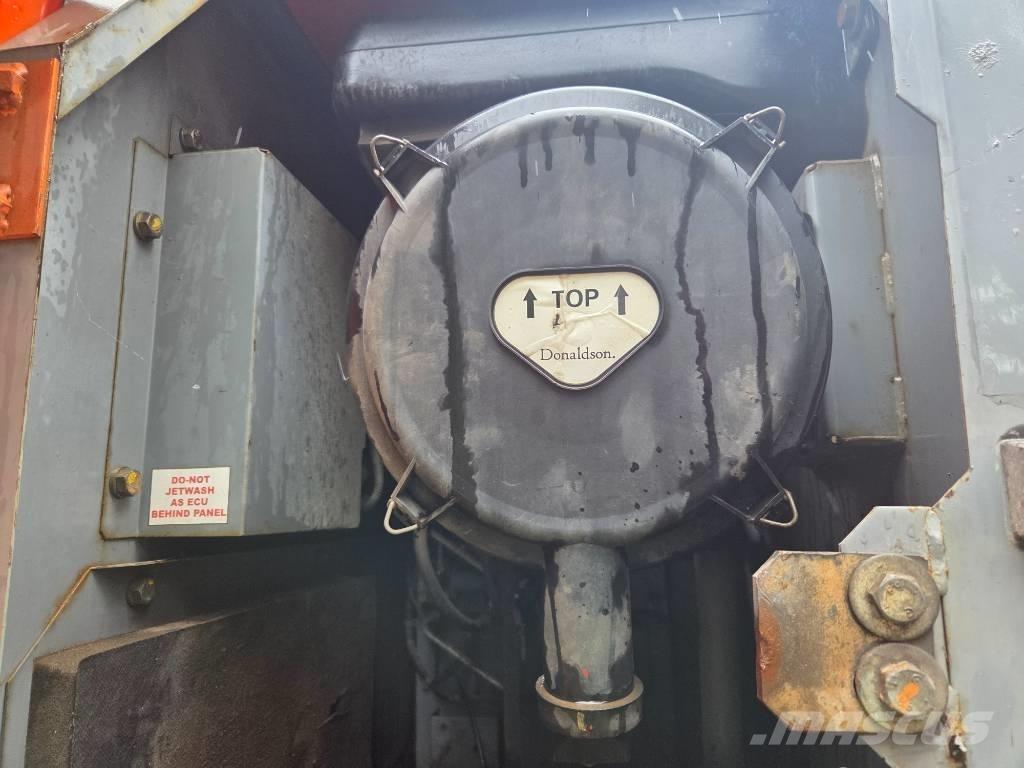 Hitachi ZX 210 LC-3 Escavadoras de rastos