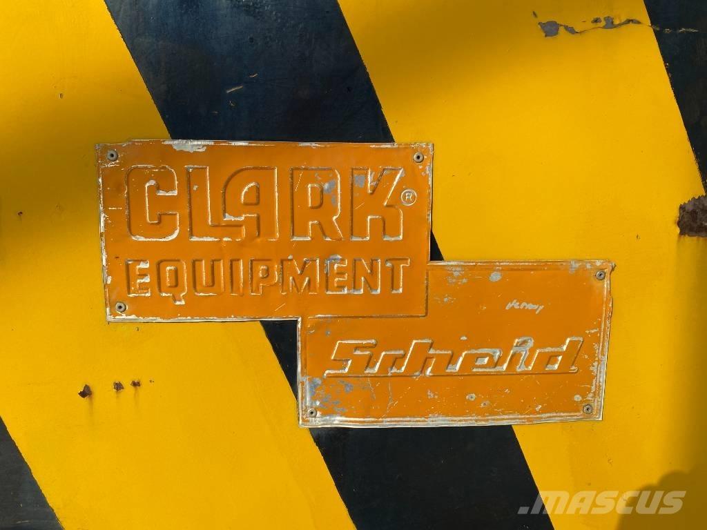 Clark Equipment Pneus, Rodas e Jantes