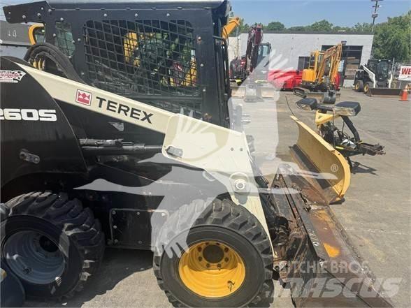 Terex R260S Carregadoras de direcção deslizante