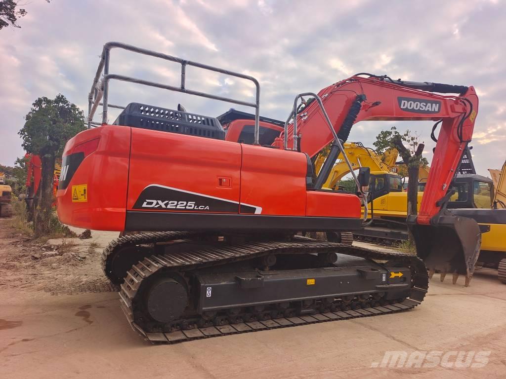 Doosan DX 225 Escavadoras de rastos