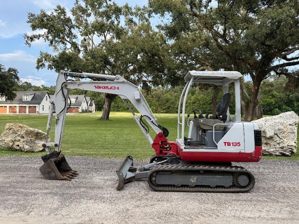 Takeuchi TB 135 Mini Escavadoras <7t