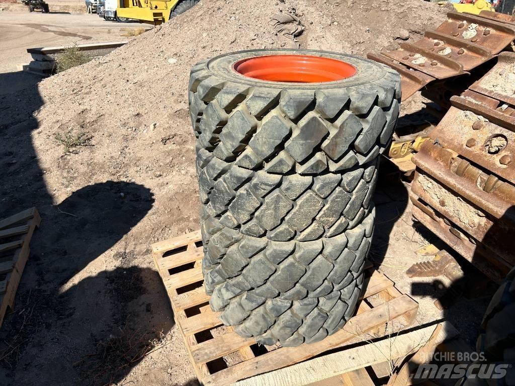 Bobcat 10x16.5 Tires Pneus, Rodas e Jantes