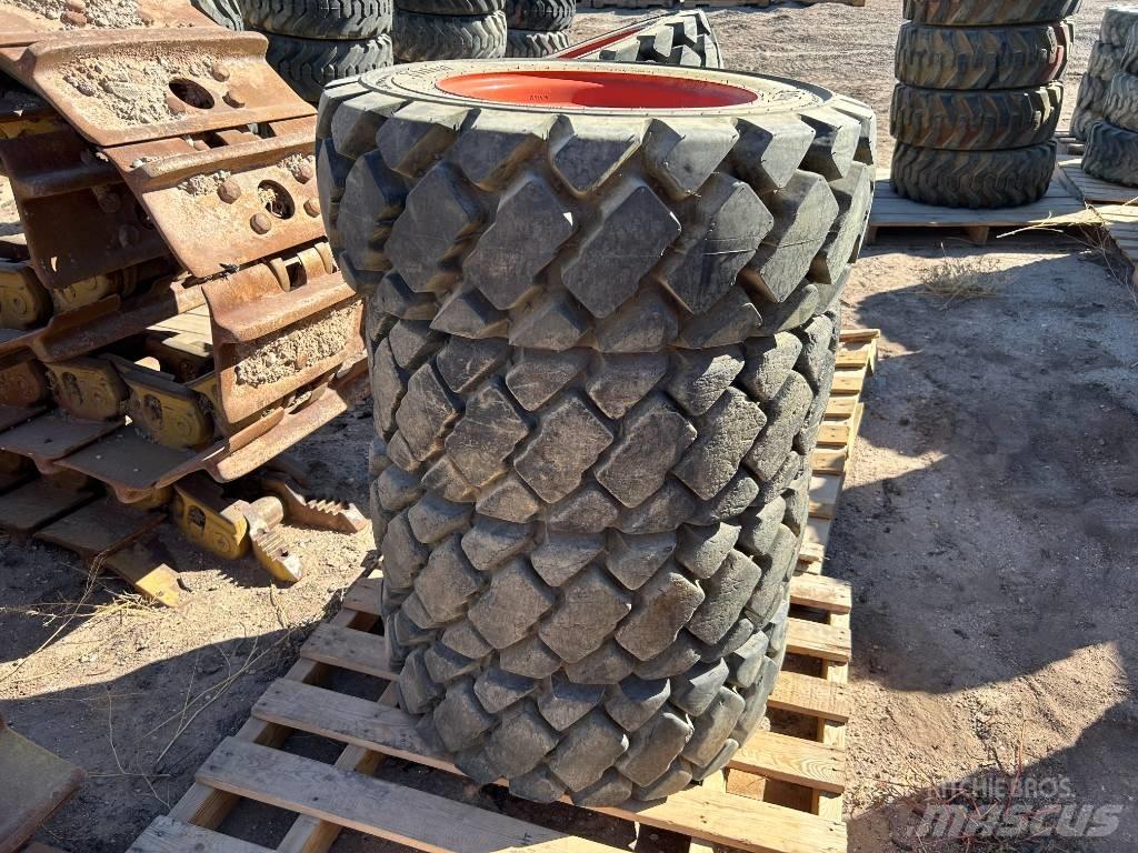 Bobcat 10x16.5 Tires Pneus, Rodas e Jantes