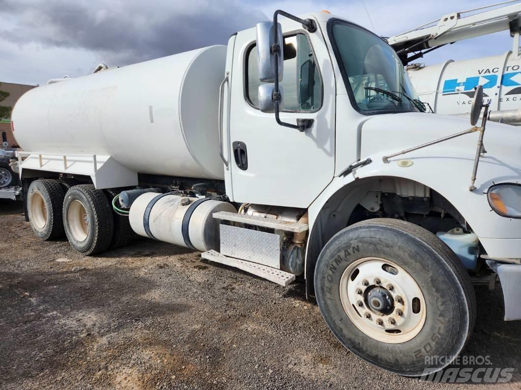 Freightliner M2-106 Auto-tanques