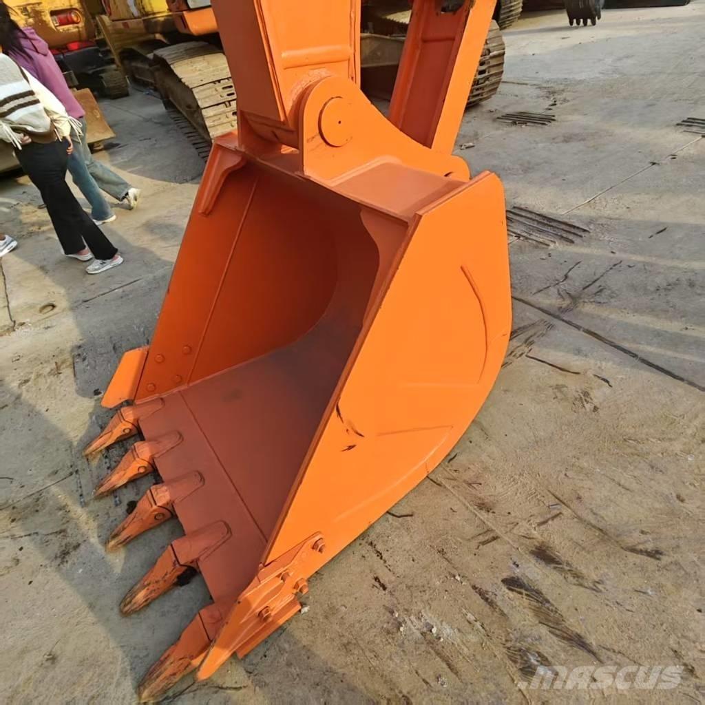 Hitachi ZX 210 Escavadoras de rastos