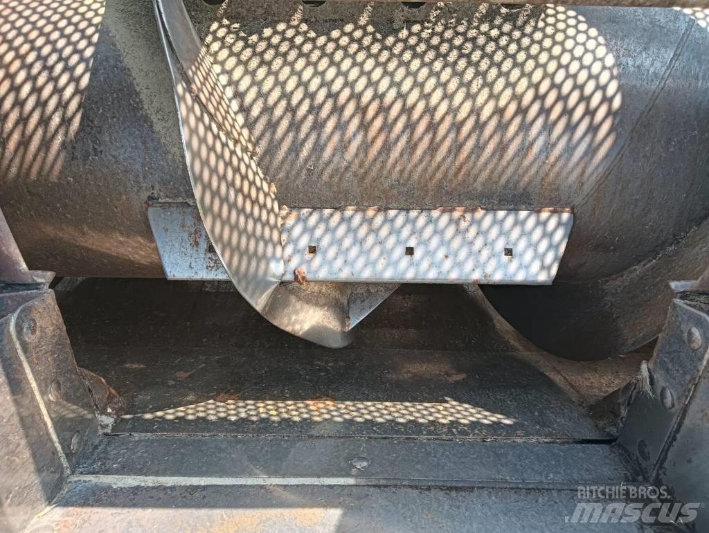 Dominoni 6 mt Forrageiras auto-propulsionadas