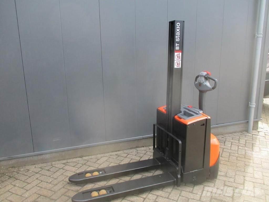 BT SWE 080L Empilhador para operador externo