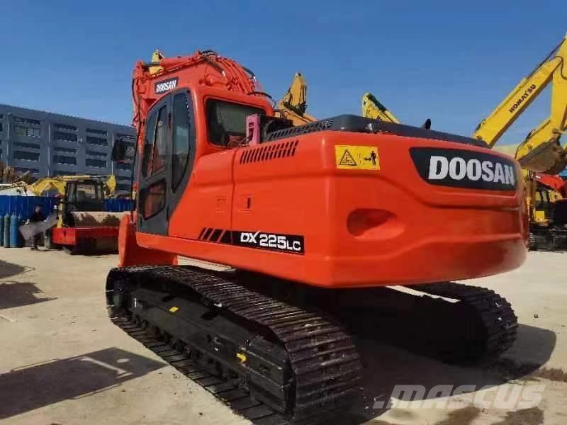 Doosan DX 225 Escavadoras de rastos