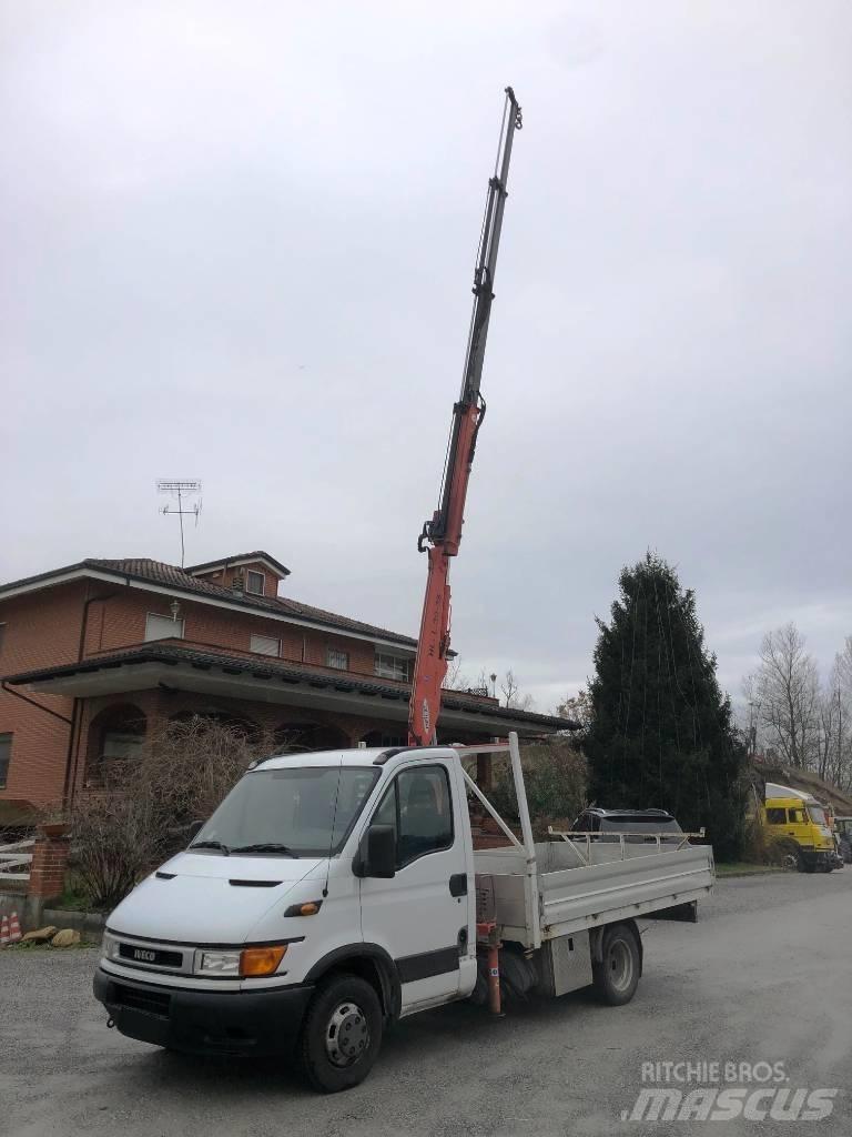 Iveco Daily 35-130 Camiões de caixa fechada