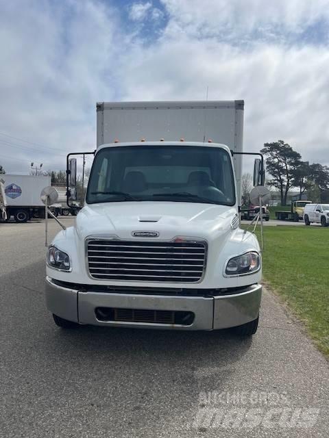 Freightliner M2106 Camiões de caixa fechada