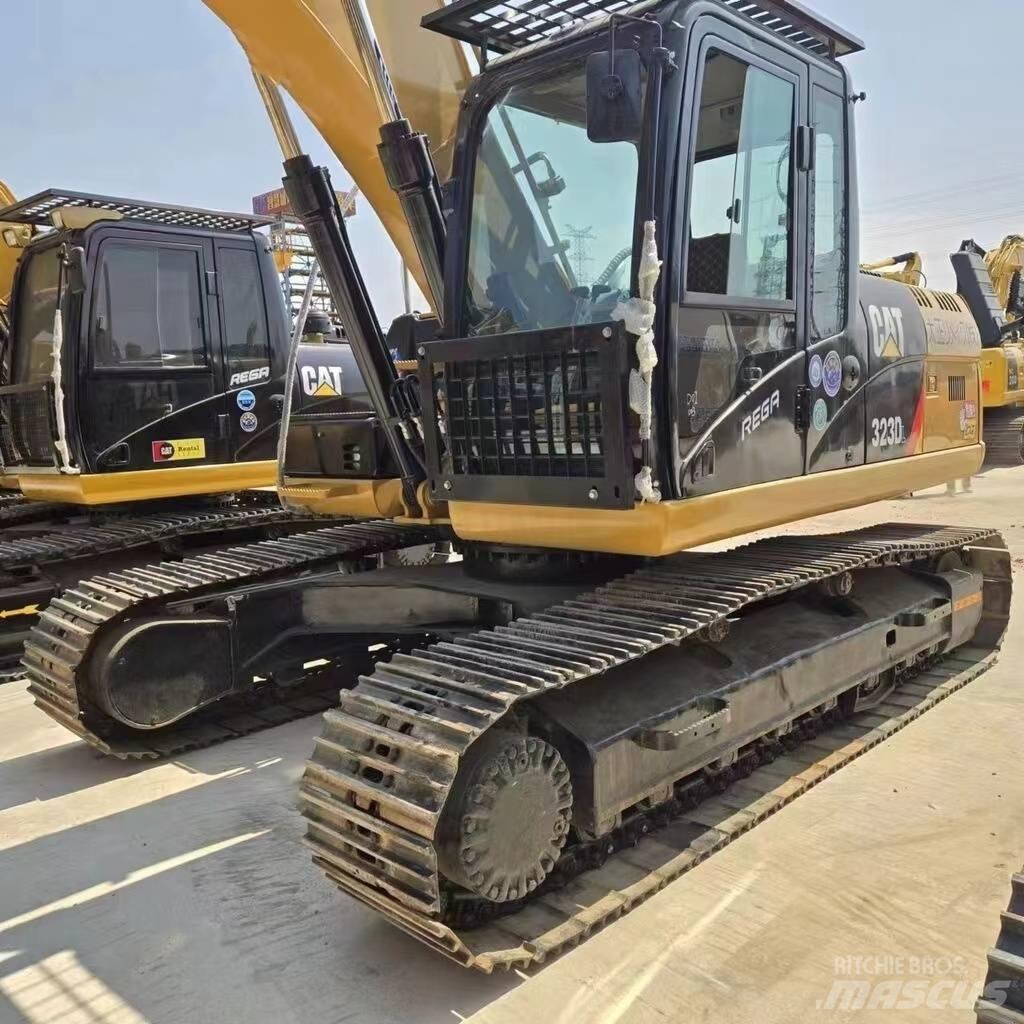 CAT 323 D Escavadoras de rastos