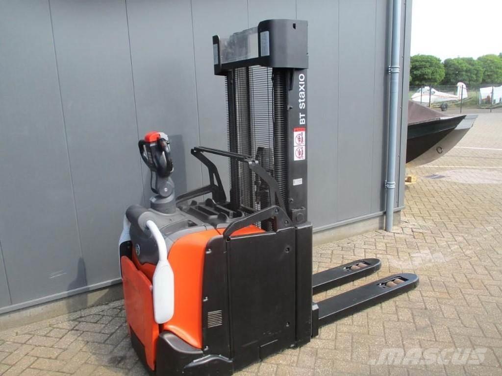 BT SPE 200L Empilhador para operador externo