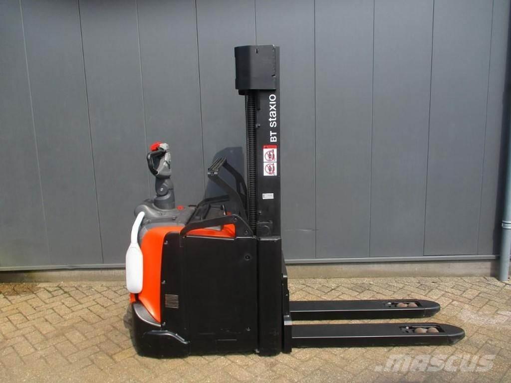 BT SPE 200L Empilhador para operador externo