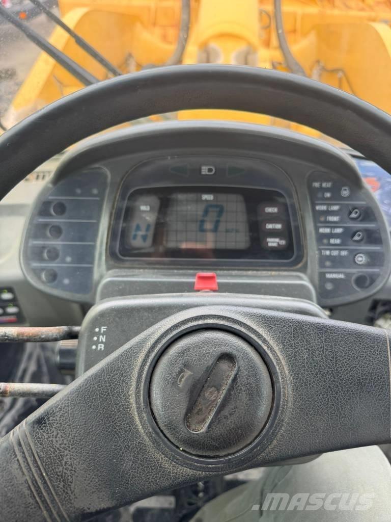 Komatsu WA 500-3 Pás carregadoras de rodas