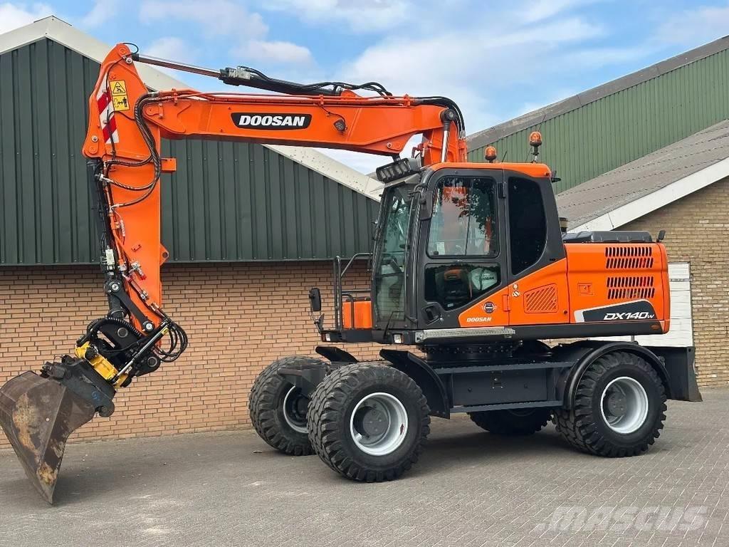 Doosan DX140W-5 Escavadoras de rodas