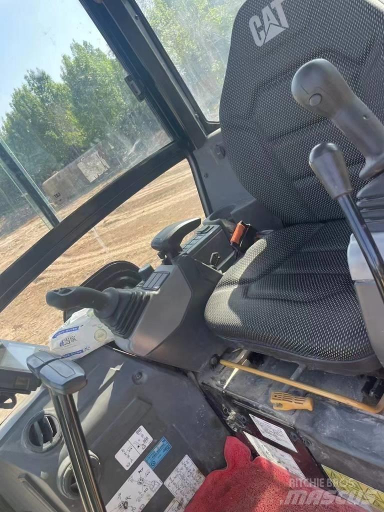 CAT 302 Mini Escavadoras <7t