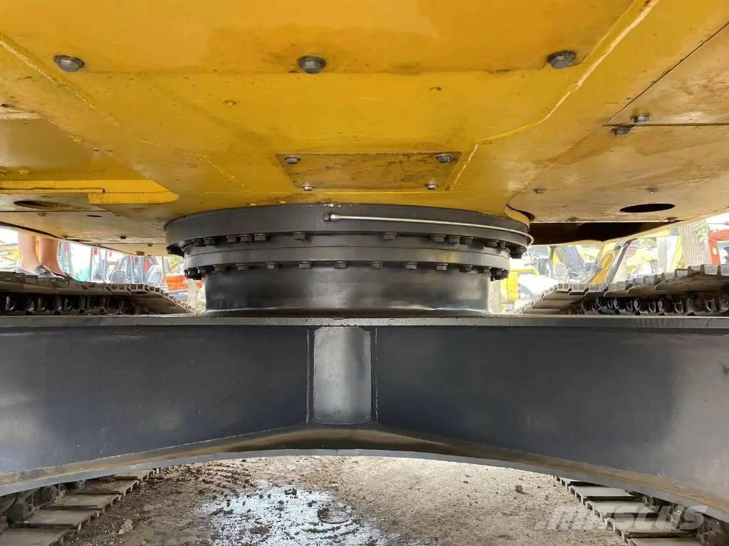 Komatsu PC240-8 Escavadoras de rastos