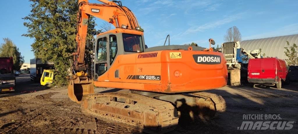 Doosan 225 LC Escavadoras de rastos
