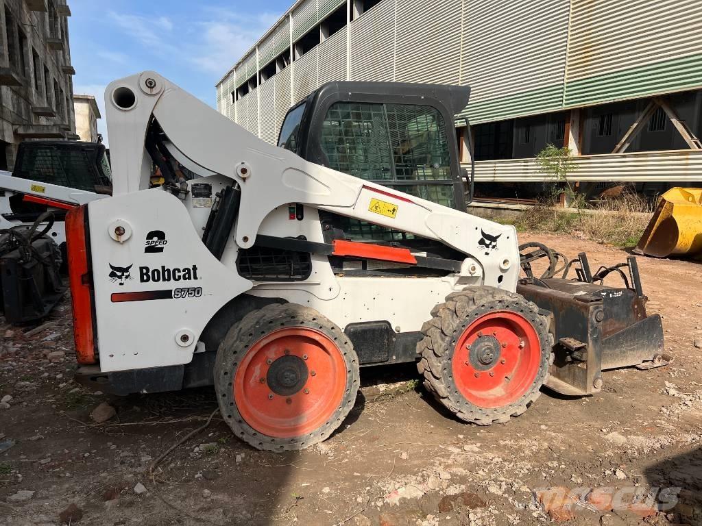 Bobcat S750 Carregadoras de direcção deslizante