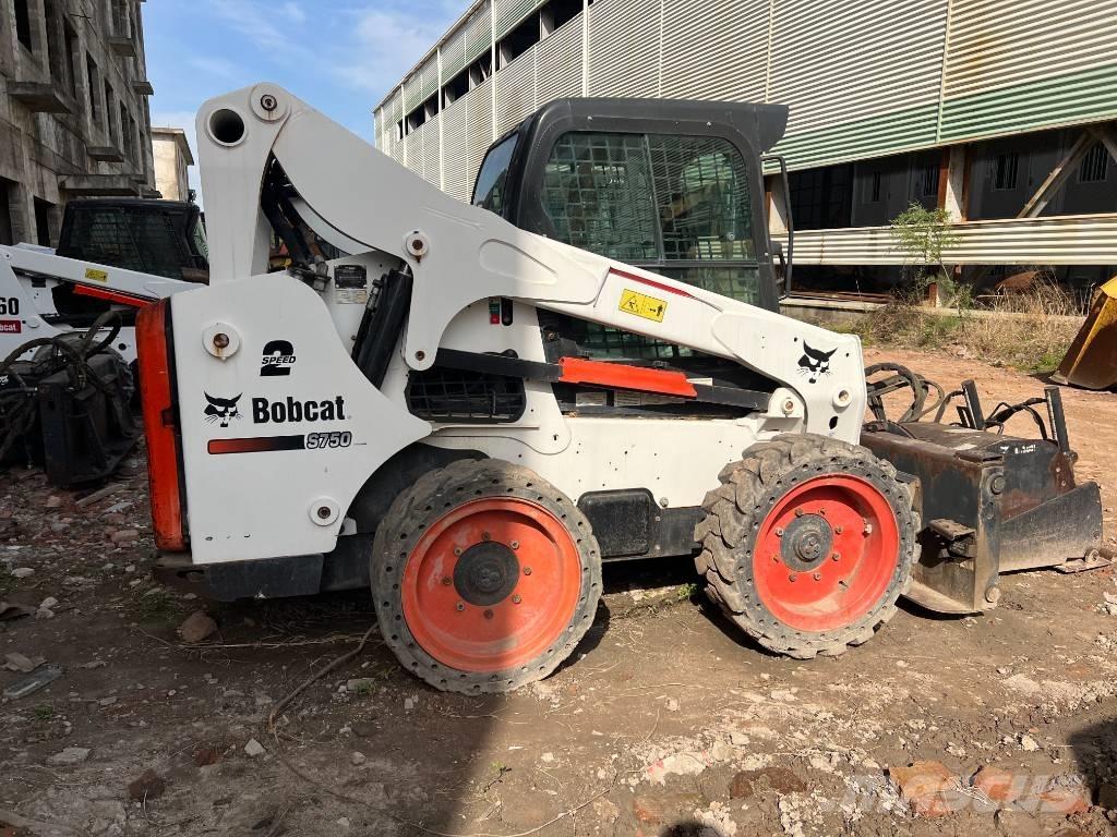 Bobcat S750 Carregadoras de direcção deslizante