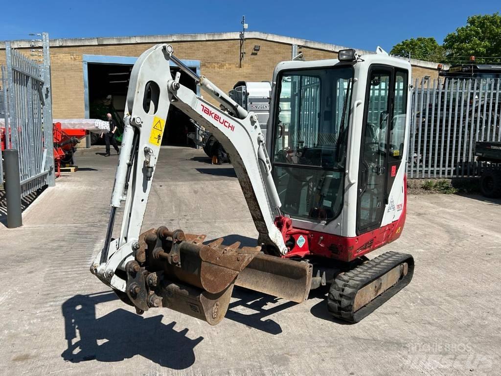 Takeuchi TB 216 Mini Escavadoras <7t