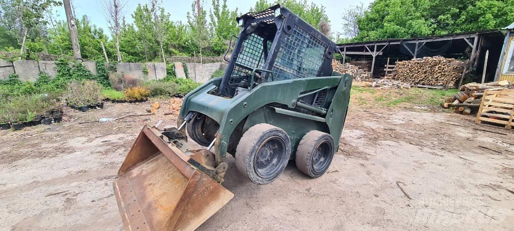 CAT 226 Carregadoras de direcção deslizante