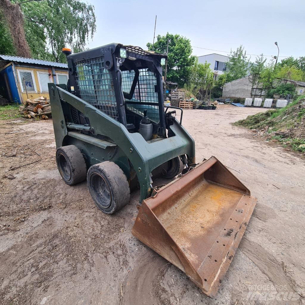 CAT 226 Carregadoras de direcção deslizante