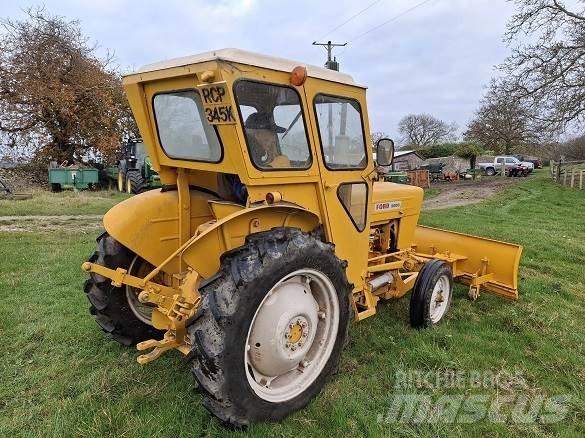 Ford 2000 TRACTOR Construção - Outros
