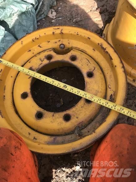  MASSEY FRONT WHEEL Pneus, Rodas e Jantes