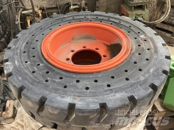  SOLID WHEELS Pneus, Rodas e Jantes