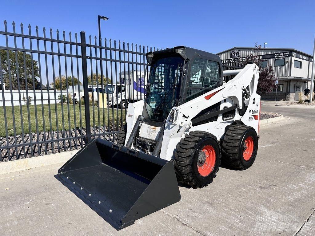 Bobcat S740 Carregadoras de direcção deslizante