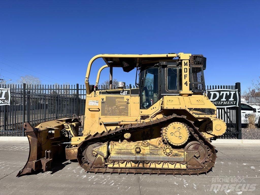 CAT D6M XL Dozers - Tratores rastos