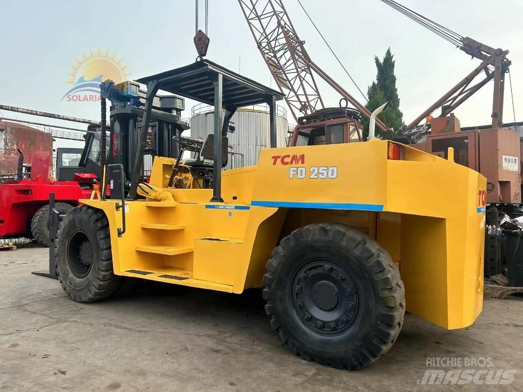 TCM FD 25 Empilhadores Diesel