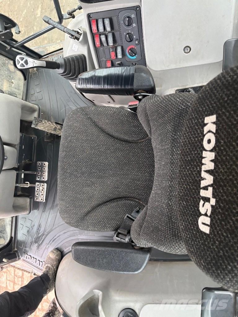 Komatsu WB 97 S Retroescavadoras